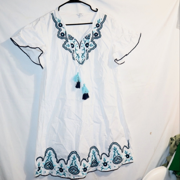 Crown and IVY White Blue Embroidered Collar Tunic Size Medium - Picture 4 of 10
